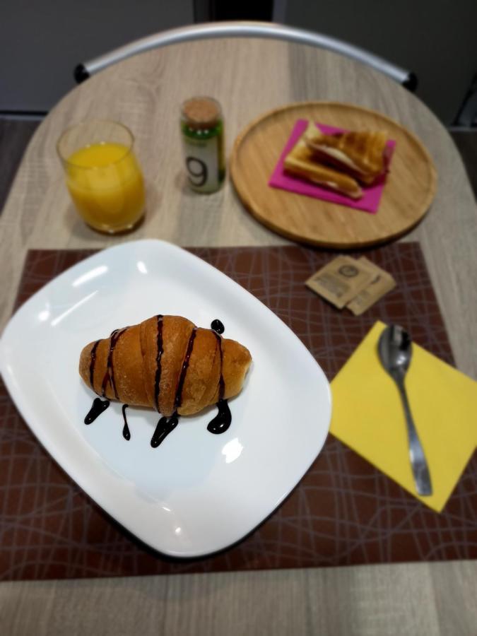 B&B Km 198 - Letto E Colazione Sorbara Eksteriør billede